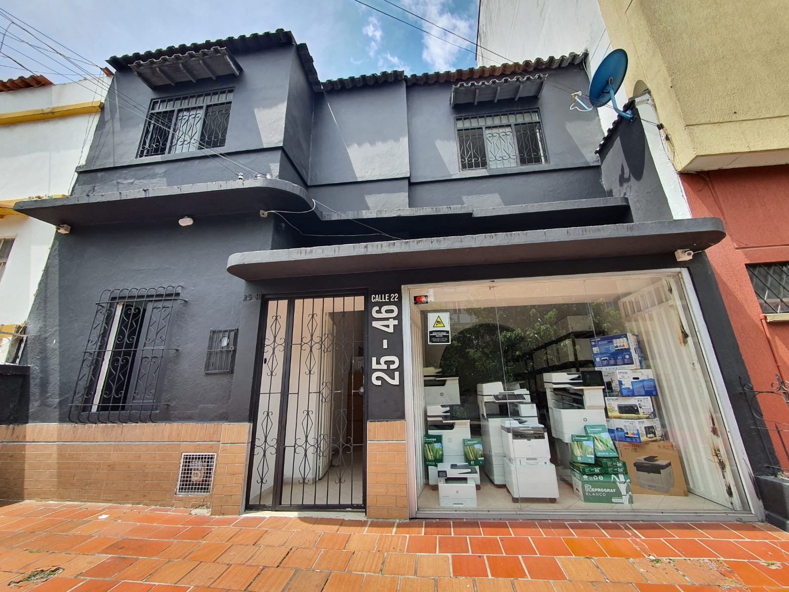Fachada del local Equilaser en Cra. 11 #68A-14, Bucaramanga